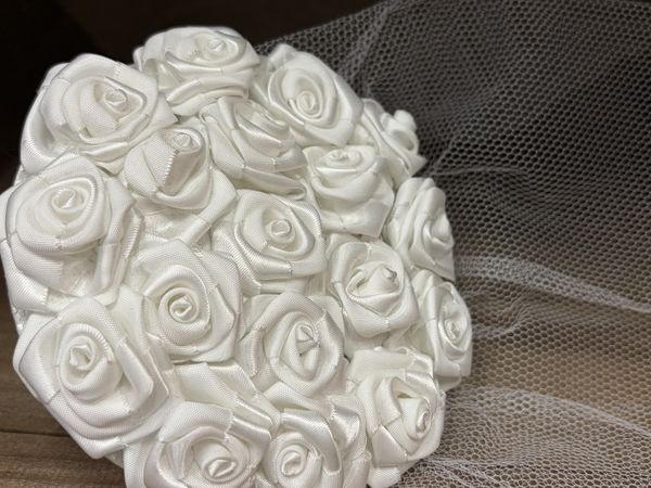 Blomsterhatt hvit med slør